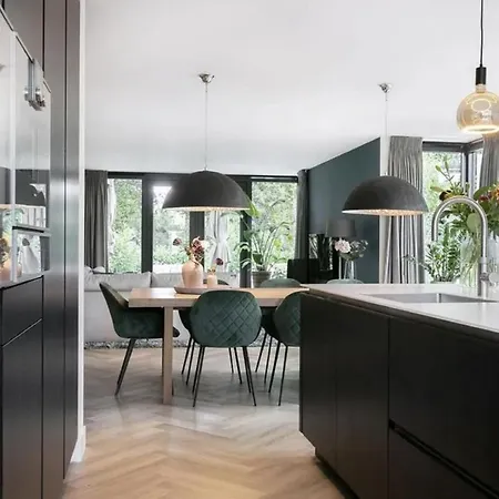 Captivating 6-bed House In * Amsterdam