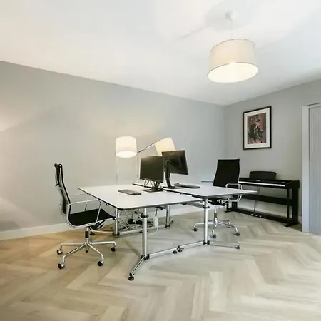 Captivating 6-bed House In בית נופש אמסטרדם