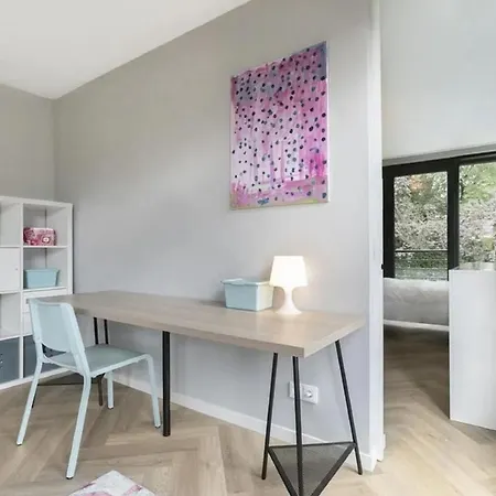 Captivating 6-bed House In אמסטרדם